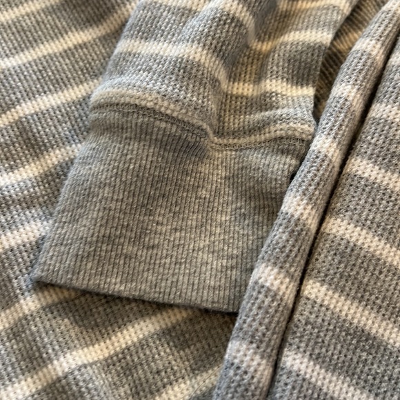Gray and white thermal pajamas size medium by Gilligan & O’Malley - Picture 7 of 8